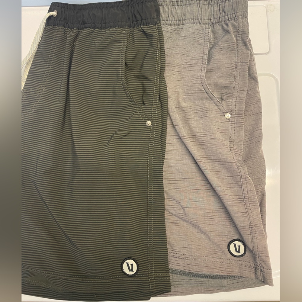 Vuori size large lined drawstring shorts